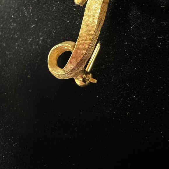 Brooch P J or T Monogram Letter, Gold Tone Vintage Pin - Picture 5 of 7